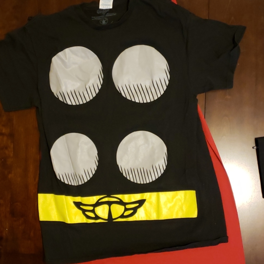 COPY - Marvel's Thor shirt w/detatchable cape